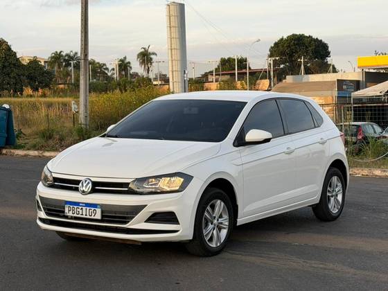 VOLKSWAGEN POLO 1.0 MPI TOTAL FLEX MANUAL VOLKSWAGEN POLO 1.0 MPI TOTAL FLEX MANUAL